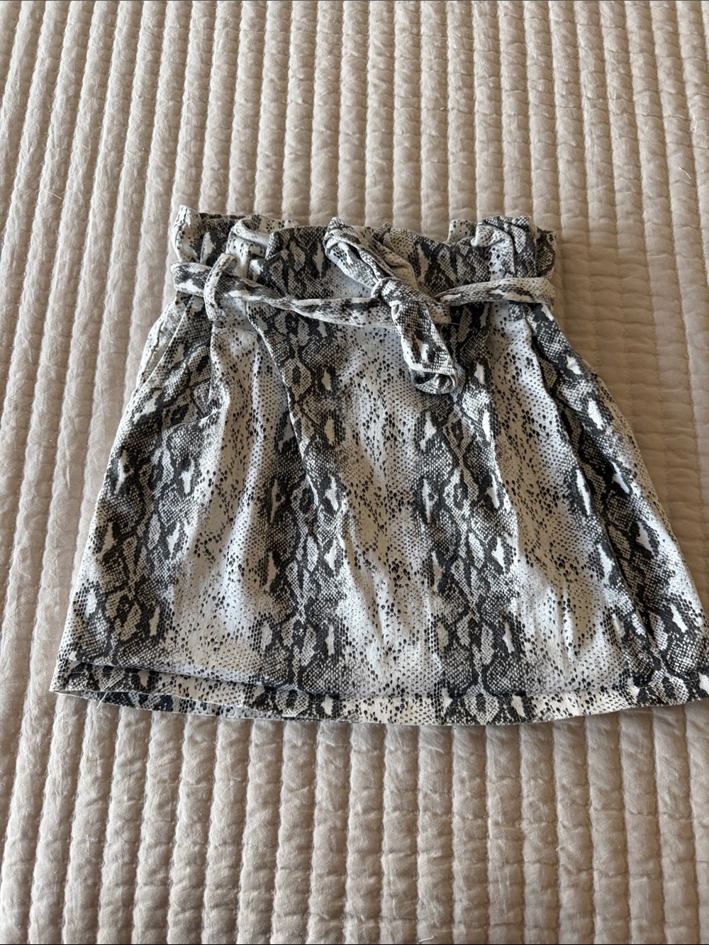 AKIRA Black & White Snake-Print Paperbag Waist Mini Skirt